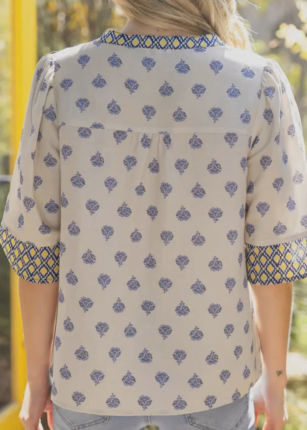 Stylish Floral Contrast Button-Up Top