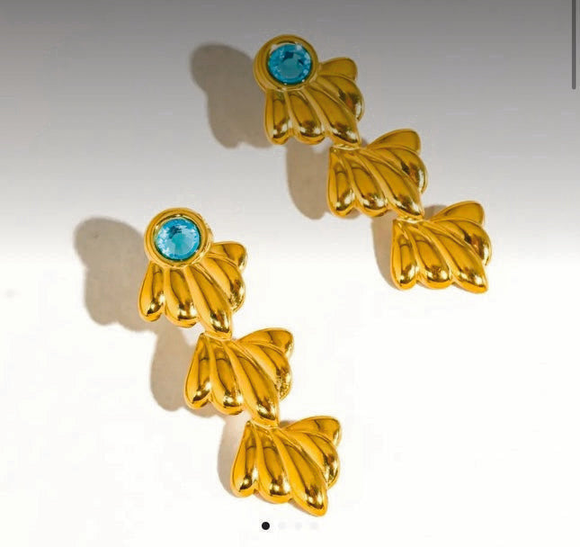 Alluring Shell Drop Earring