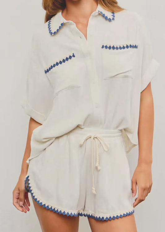Elegant Embroidered Short-Sleeve Button-Down Shirt